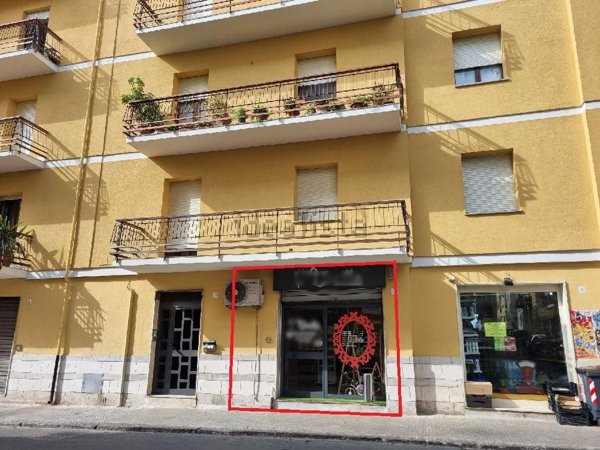 locale commerciale in vendita a Sassari