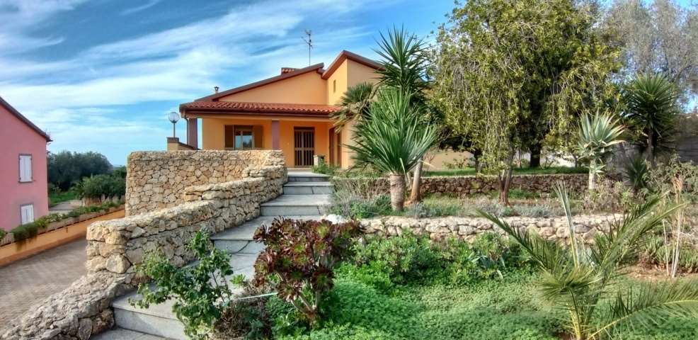 casa indipendente in vendita a Sassari in zona Ottava