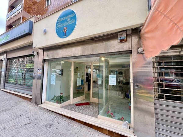 negozio in vendita a Sassari in zona Centro Storico