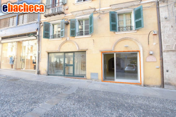 locale commerciale in vendita a Sassari