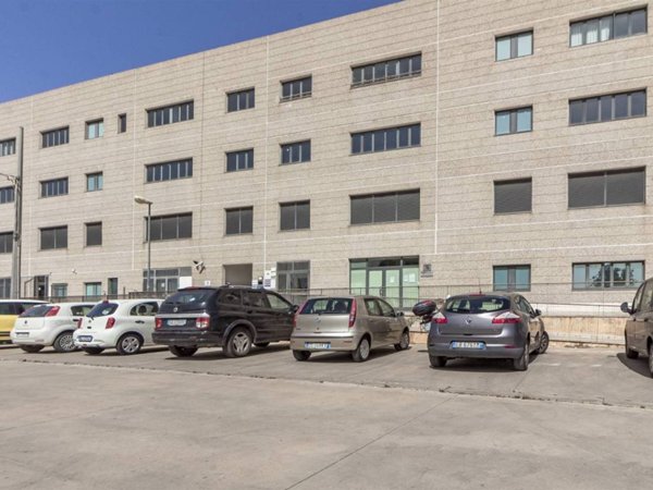 negozio in vendita a Sassari in zona Predda Niedda