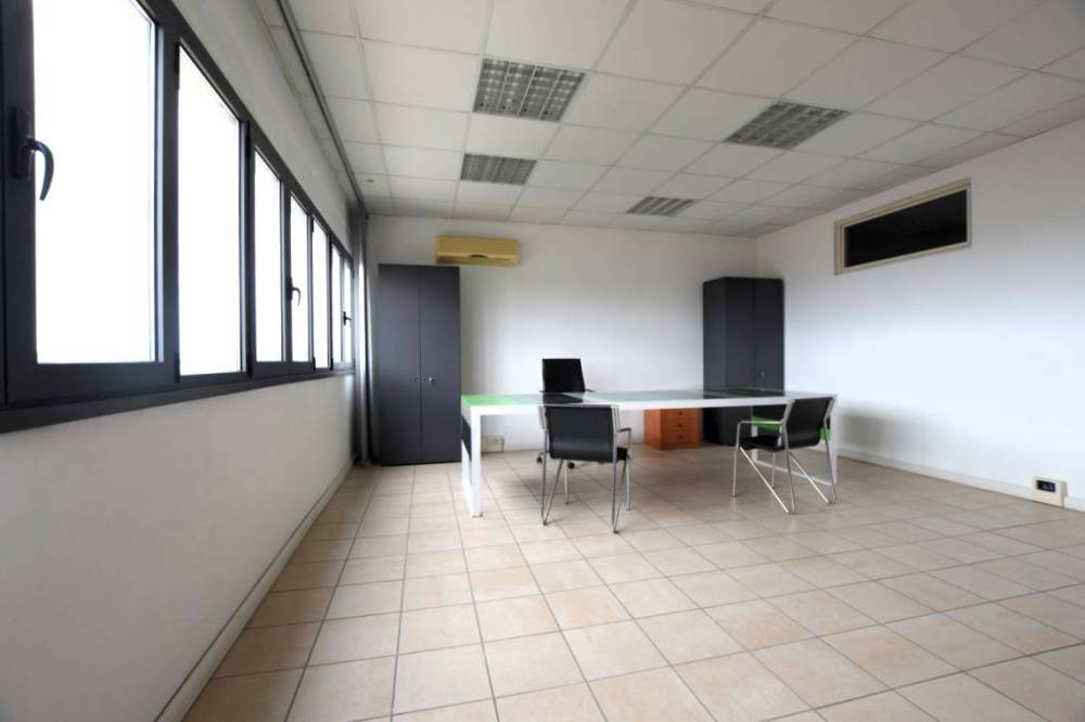 ufficio in vendita a Sassari in zona Predda Niedda