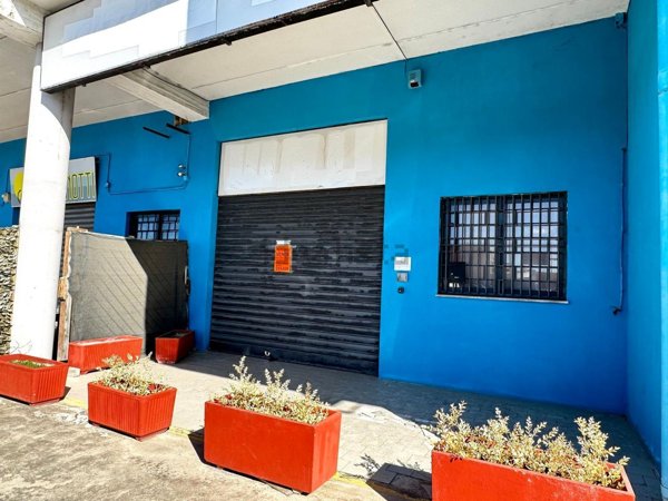 locale commerciale in vendita a Sassari