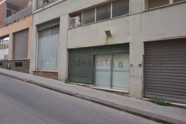 locale commerciale in vendita a Sassari