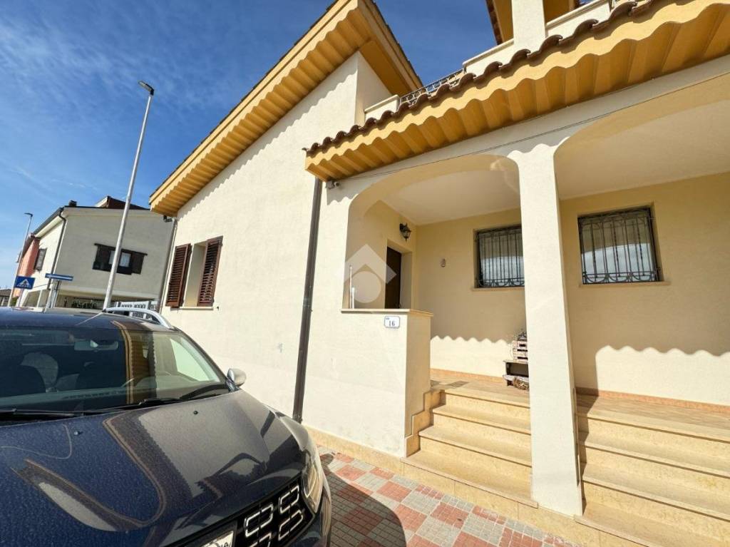 casa indipendente in vendita a Sassari in zona Ottava