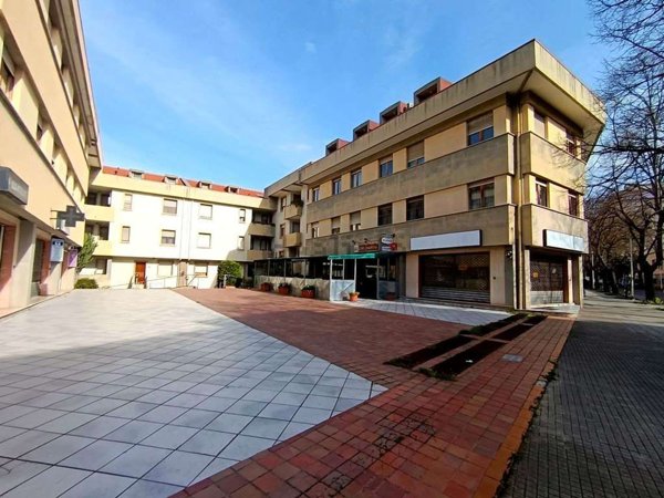 negozio in vendita a Sassari in zona Centro Storico