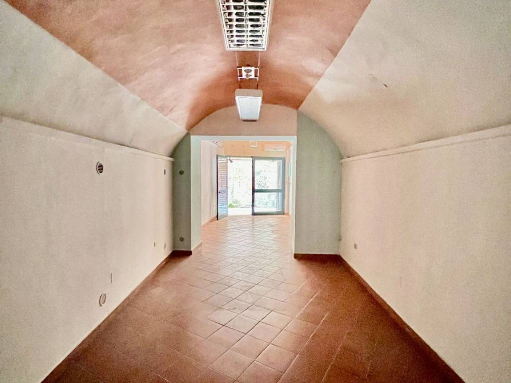 locale commerciale in vendita a Sassari in zona Centro Storico