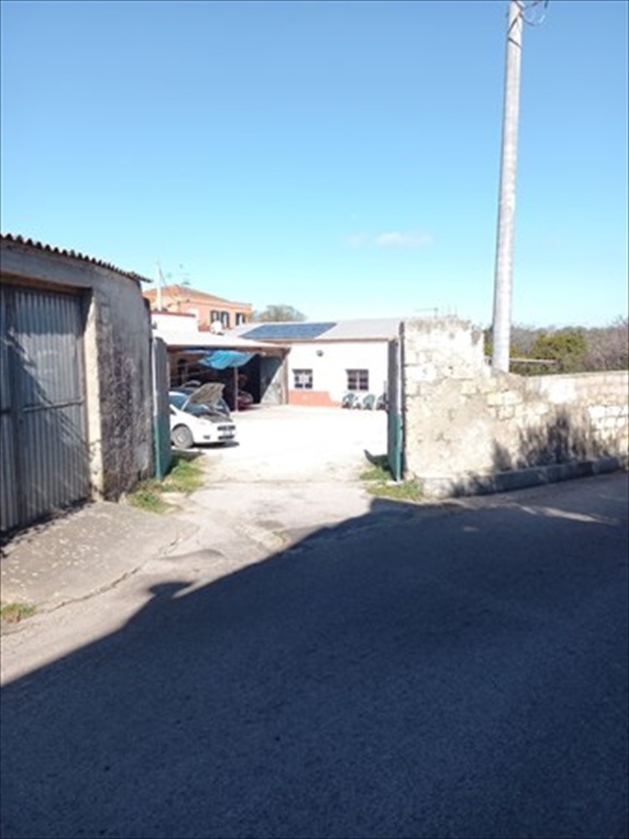 locale commerciale in vendita a Sassari in zona Centro Storico