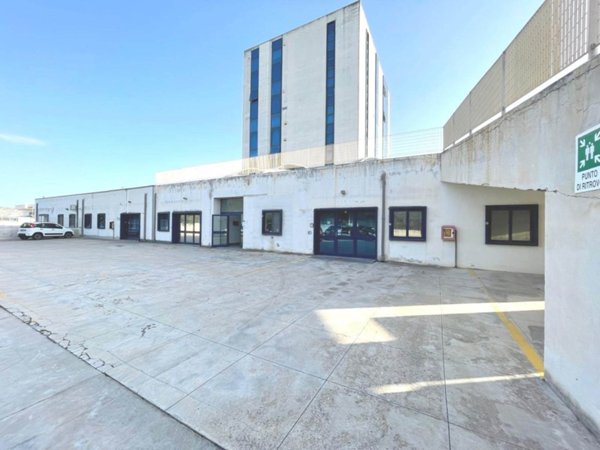 locale commerciale in vendita a Sassari in zona Predda Niedda