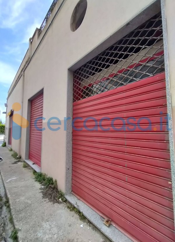 locale commerciale in vendita a Sassari in zona Luna e Sole / Prunizzedda