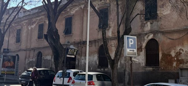locale commerciale in vendita a Sassari