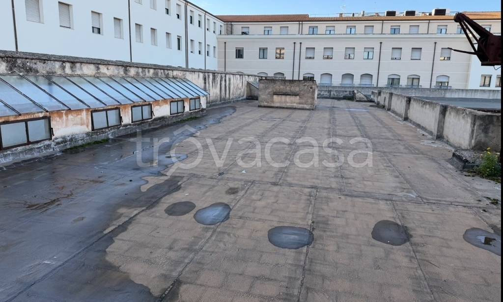 negozio in vendita a Sassari in zona Centro Storico