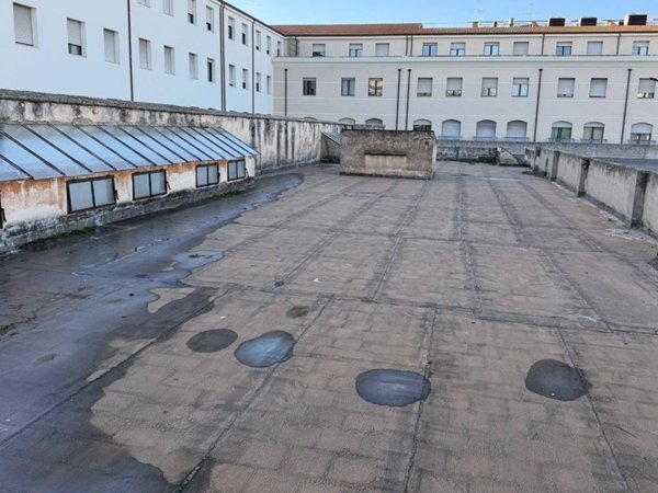 negozio in vendita a Sassari in zona Centro Storico