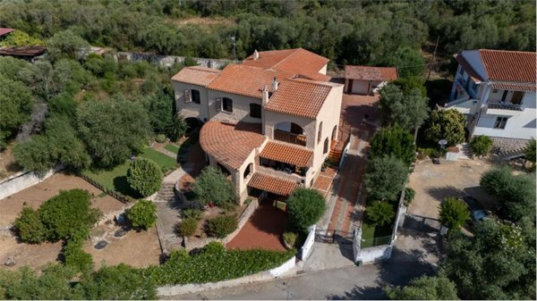 casa indipendente in vendita a Sassari in zona Centro Storico