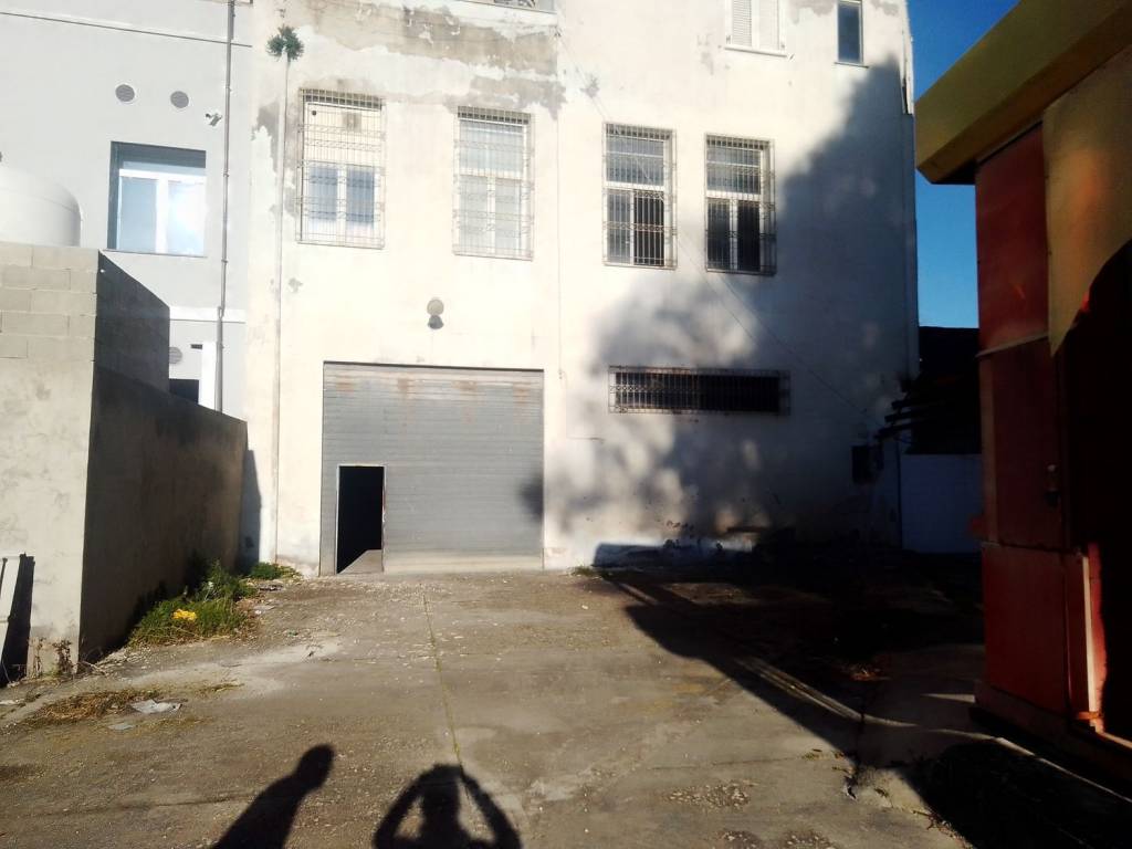 locale commerciale in vendita a Sassari in zona Centro Storico