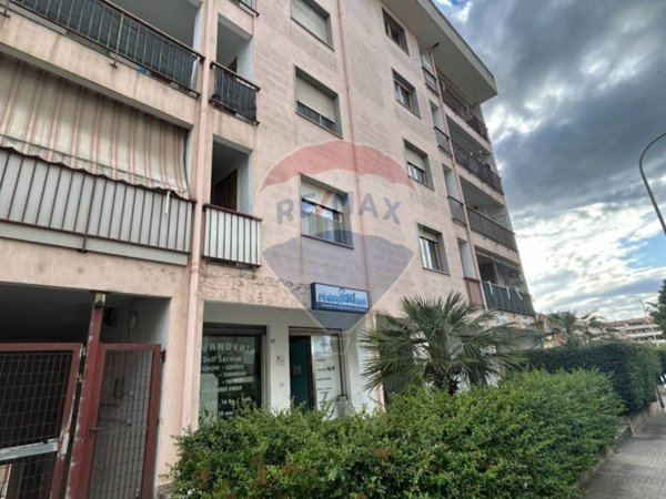 negozio in vendita a Sassari in zona Sant'Orsola / Zuari