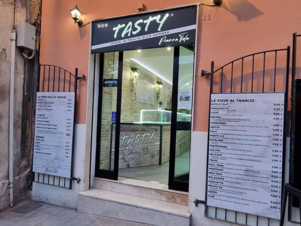 negozio in vendita a Sassari in zona Centro Storico