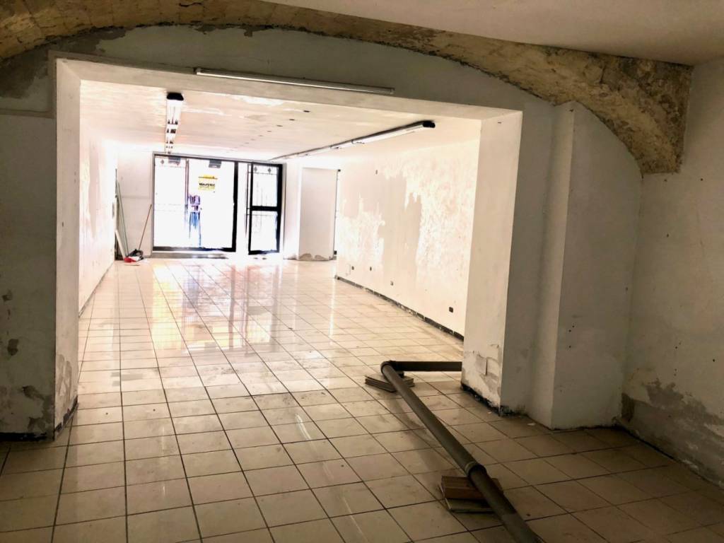 negozio in vendita a Sassari in zona Centro Storico