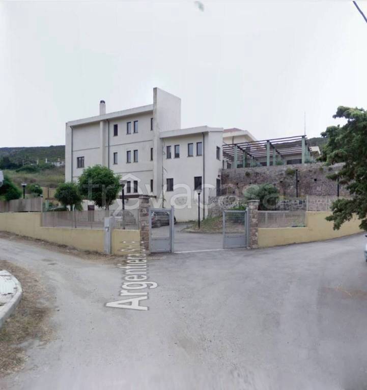 negozio in vendita a Sassari in zona Argentiera