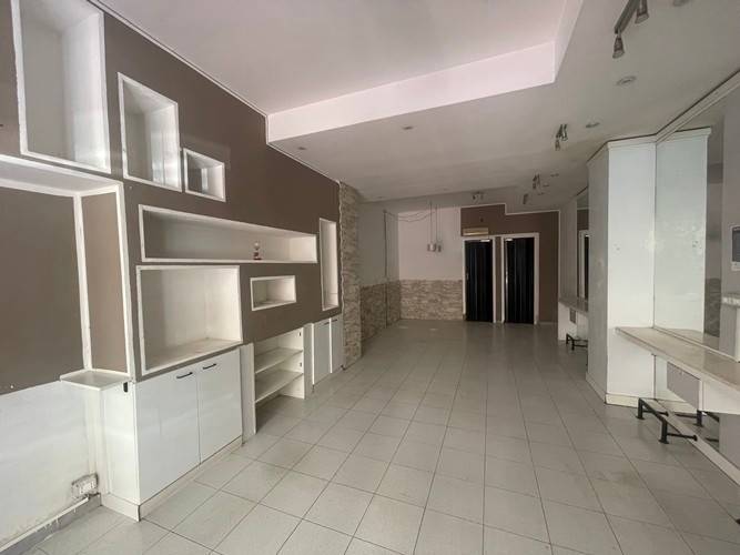 negozio in vendita a Sassari in zona Centro Storico