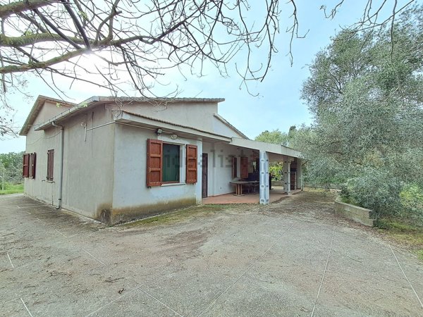 casa indipendente in vendita a Sassari in zona Platamona