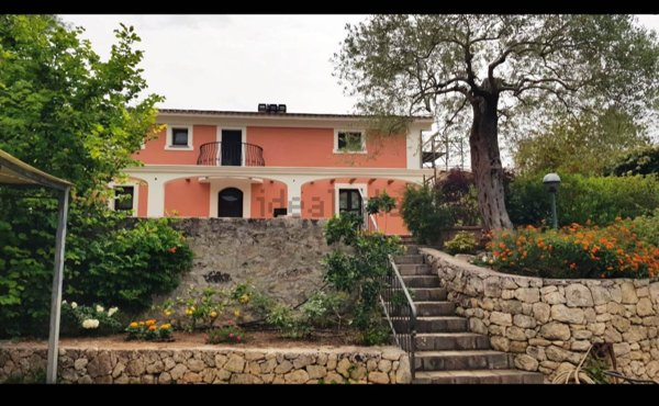casa indipendente in vendita a Sassari in zona Filigheddu