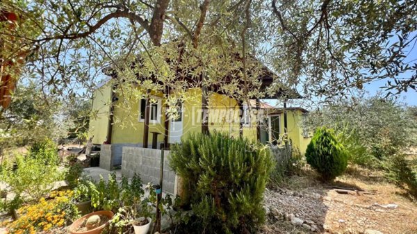 casa indipendente in vendita a Sassari in zona Latte Dolce