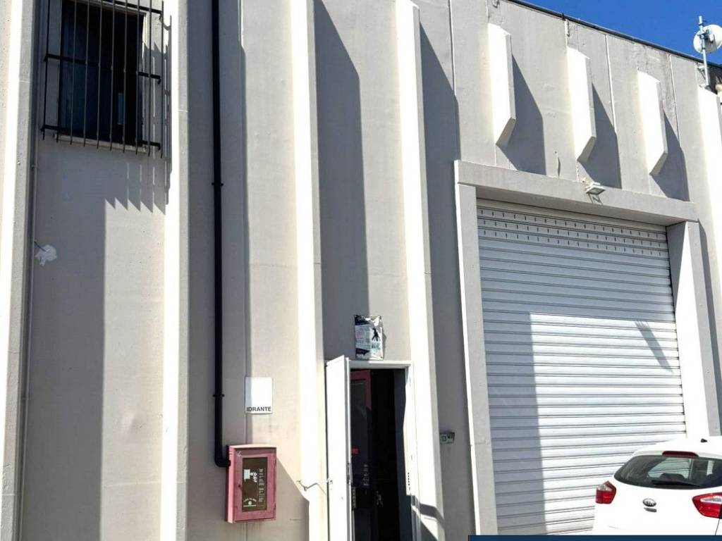 capannone in vendita a Sassari in zona Predda Niedda