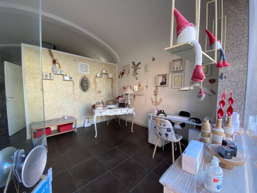 negozio in vendita a Sassari in zona Monte Rosello