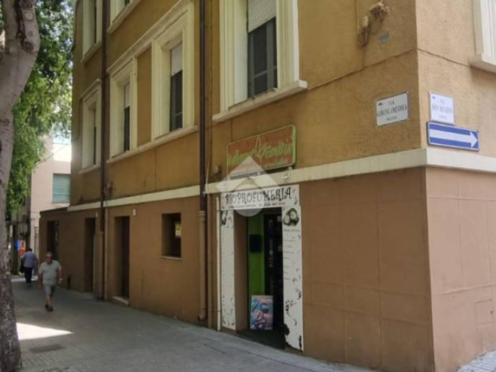 negozio in vendita a Sassari in zona Centro Storico