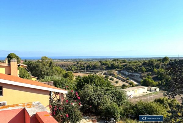 casa indipendente in vendita a Sassari in zona Platamona