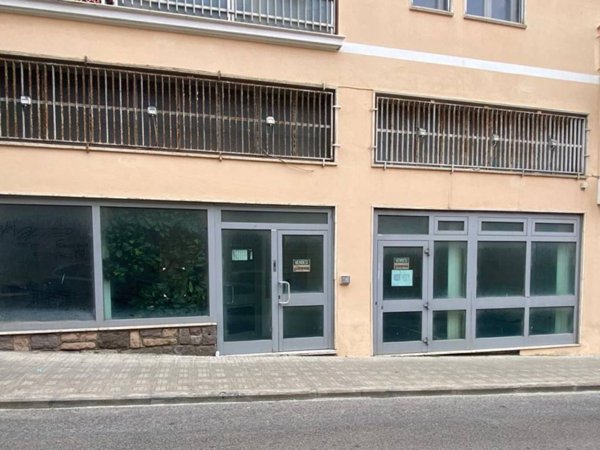 negozio in vendita a Sassari in zona Centro Storico