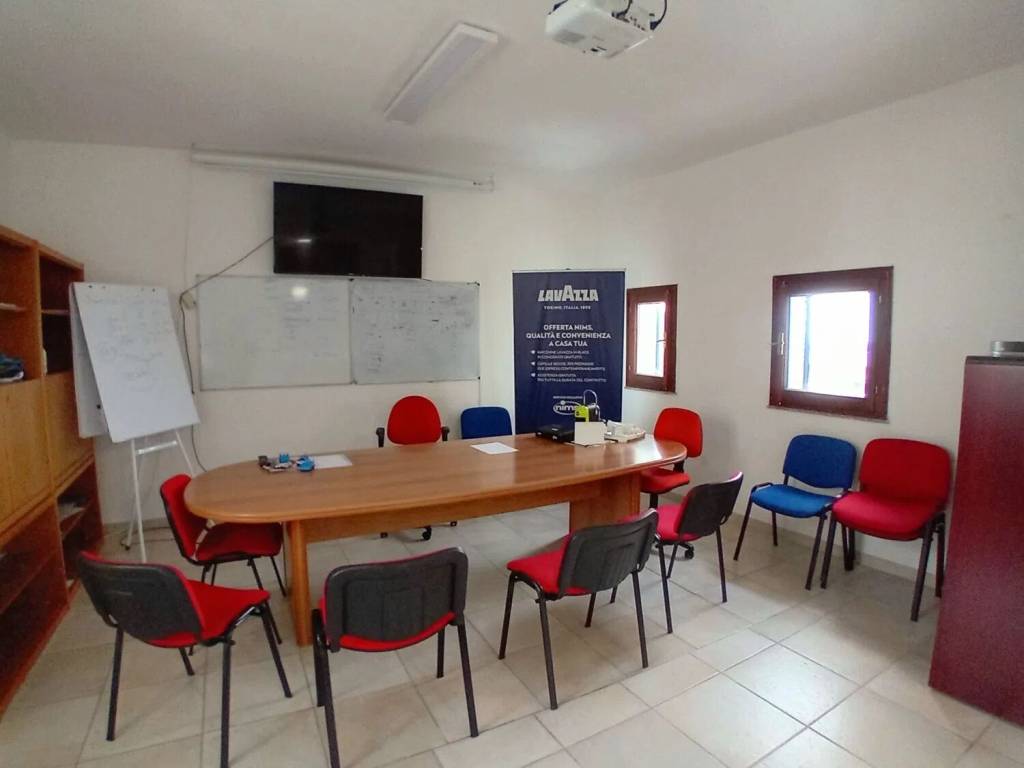 negozio in vendita a Sassari in zona Predda Niedda