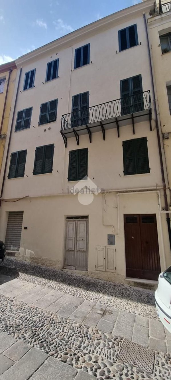 locale commerciale in vendita a Sassari in zona Centro Storico