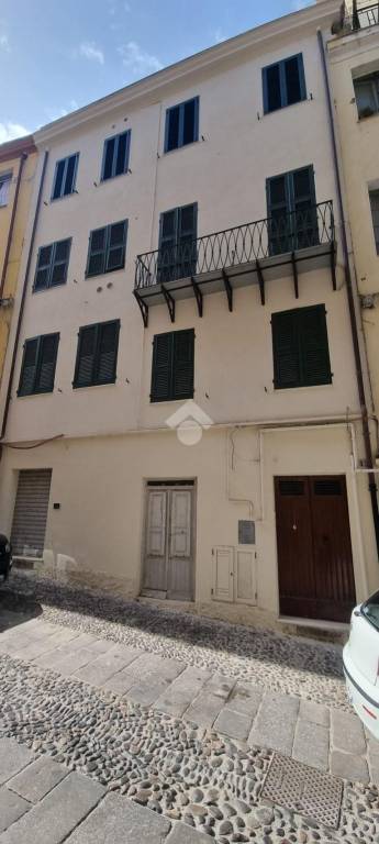 locale commerciale in vendita a Sassari in zona Centro Storico