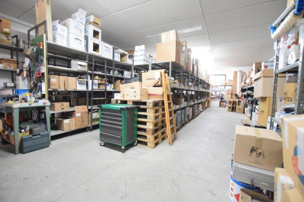 locale commerciale in vendita a Sassari in zona Predda Niedda