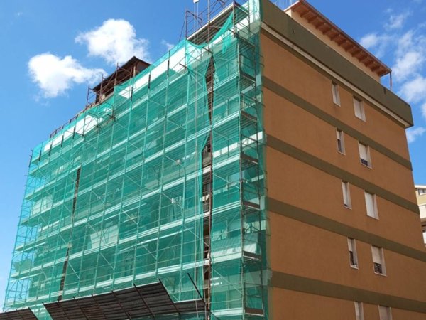 negozio in vendita a Sassari in zona Luna e Sole / Prunizzedda