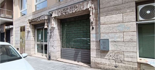 negozio in vendita a Sassari in zona Centro Storico