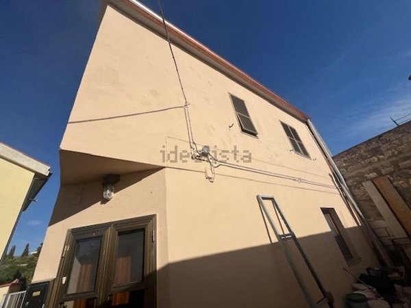 casa indipendente in vendita a Sassari in zona Caniga