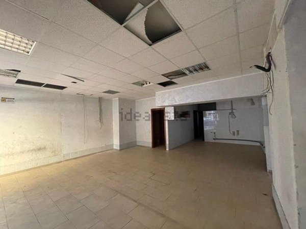 locale commerciale in vendita a Sassari