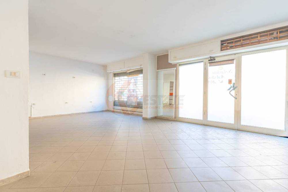 locale commerciale in vendita a Sassari