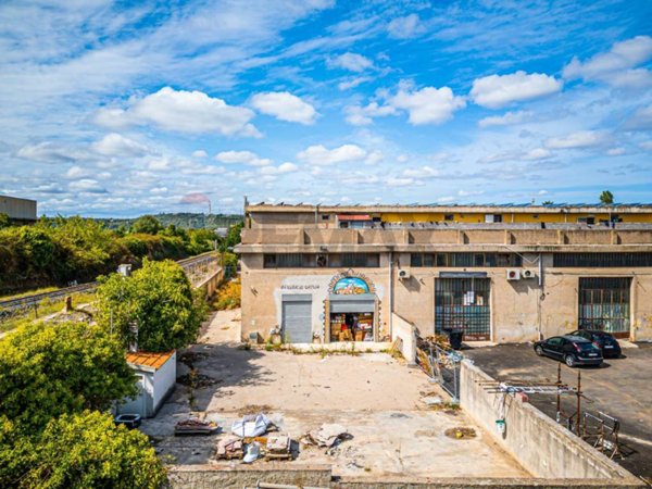 negozio in vendita a Sassari in zona Predda Niedda