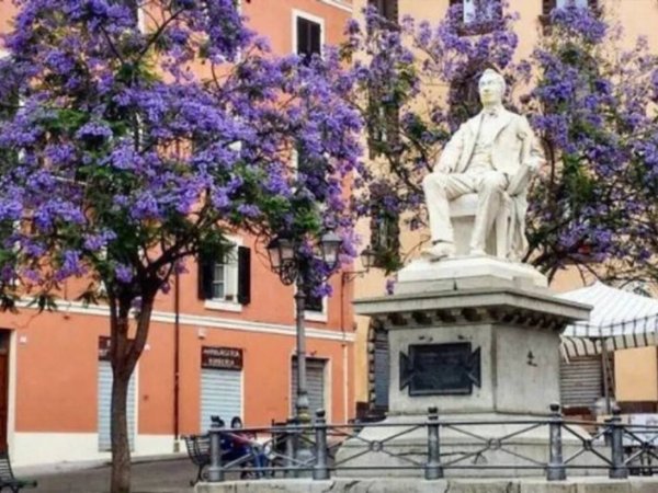 negozio in vendita a Sassari in zona Centro Storico