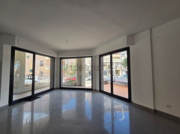 locale commerciale in vendita a Sassari in zona Luna e Sole / Prunizzedda