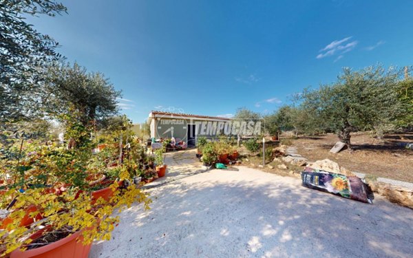 casa indipendente in vendita a Sassari in zona La Landrigga