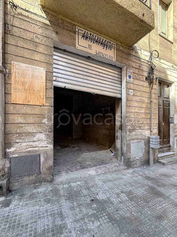 locale commerciale in vendita a Sassari in zona Centro Storico