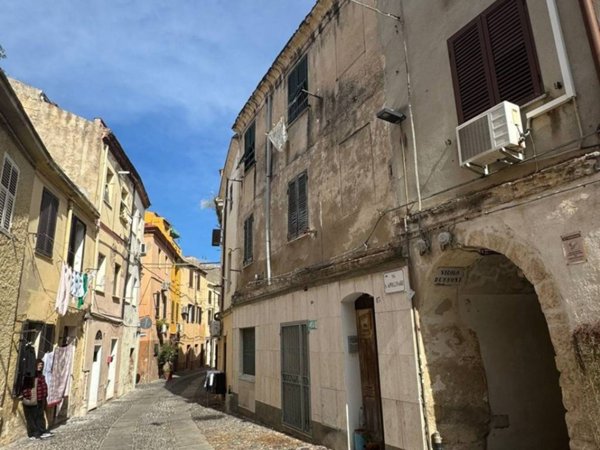 appartamento in vendita a Sassari in zona Centro Storico