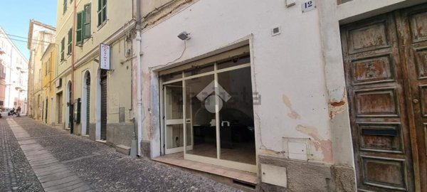 negozio in vendita a Sassari in zona Centro Storico