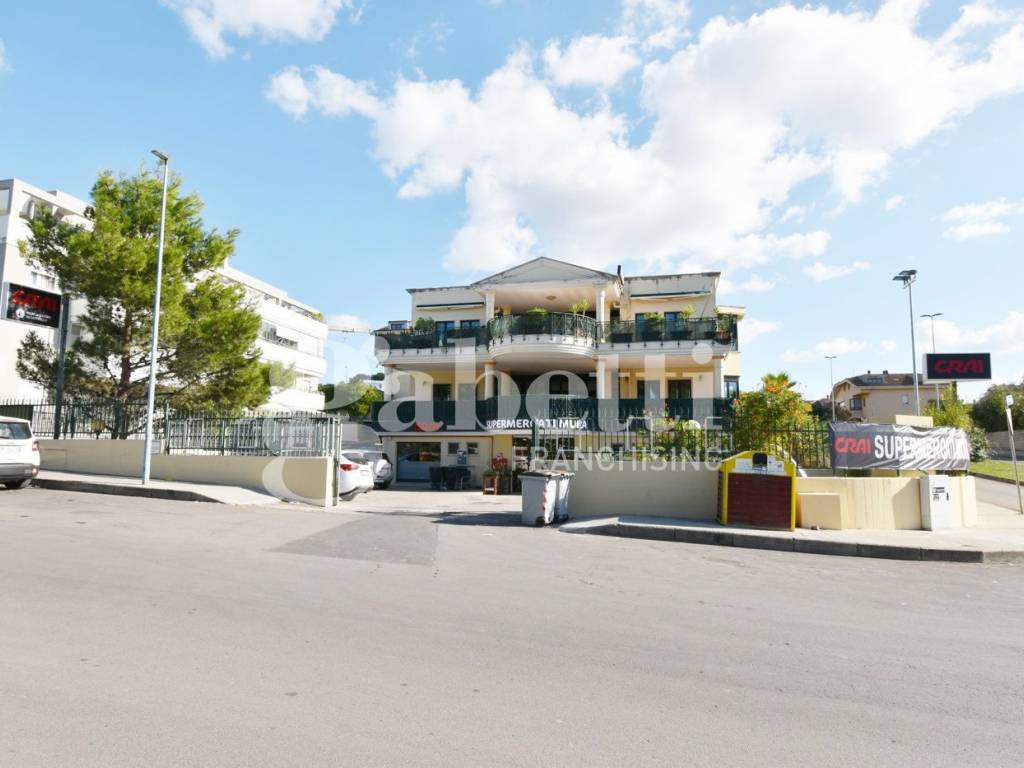 negozio in vendita a Sassari in zona Monte Rosello