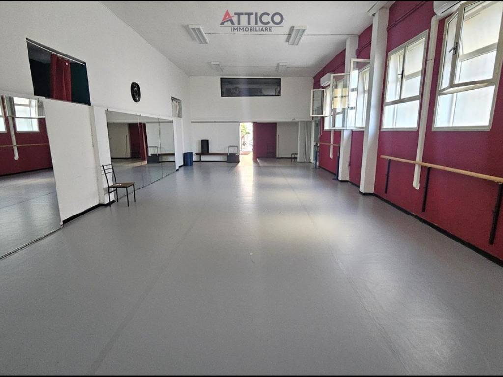 negozio in vendita a Sassari in zona Cappuccini